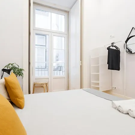 Guest house In Shared In Modern In Downtown