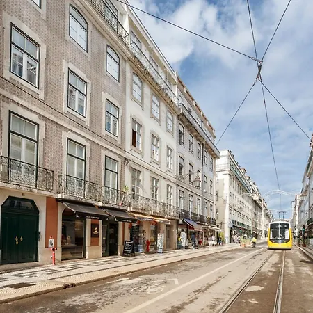 Guest house In Shared In Modern In Downtown Lisbon