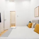 Affittacamere Bedrooms In Shared In Modern In Downtown